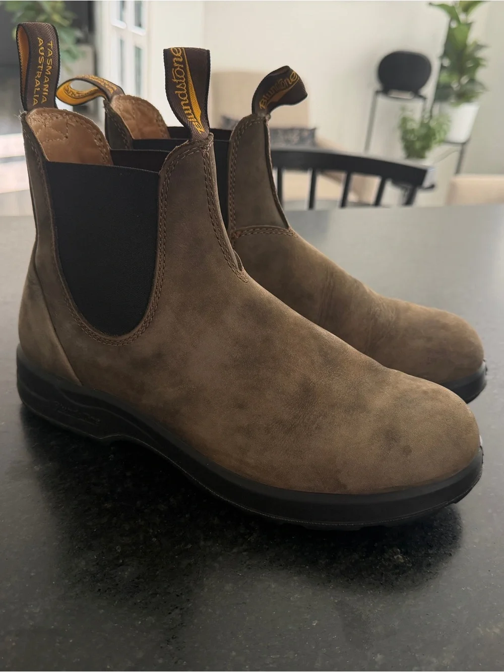 Blundstone Rustic Brown All Terrain Chelsea Boots women’s US 8.5 / AU 6